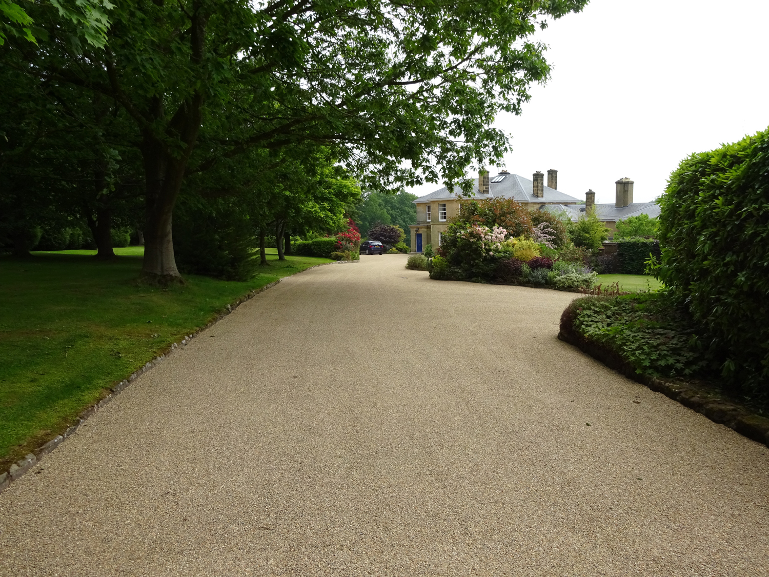 Penfold Driveways - Specialists in hot tar & coloured ...